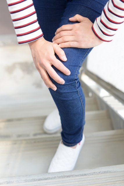 膝に水がたまる｜原因・症状・治療を整形外科医がわかりやすく解説